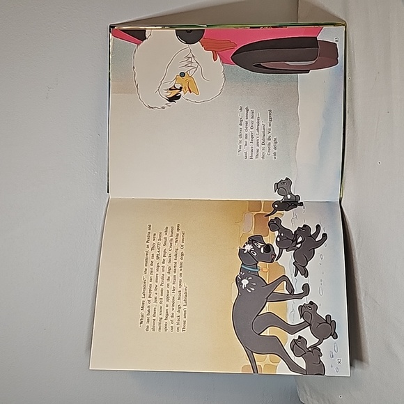 Disney Vintage 1991 101 Dalmation Book - Picture 5 of 6